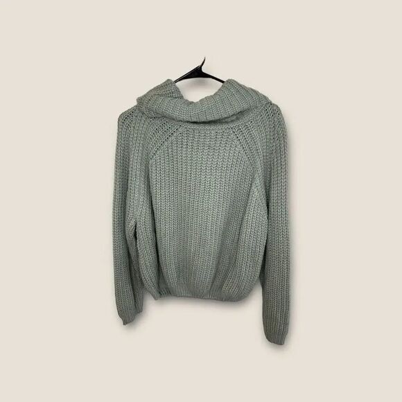 Moon & Madison Chubky Knit Sage Green Cowl Neck Sweater Medium - Picture 2 of 4
